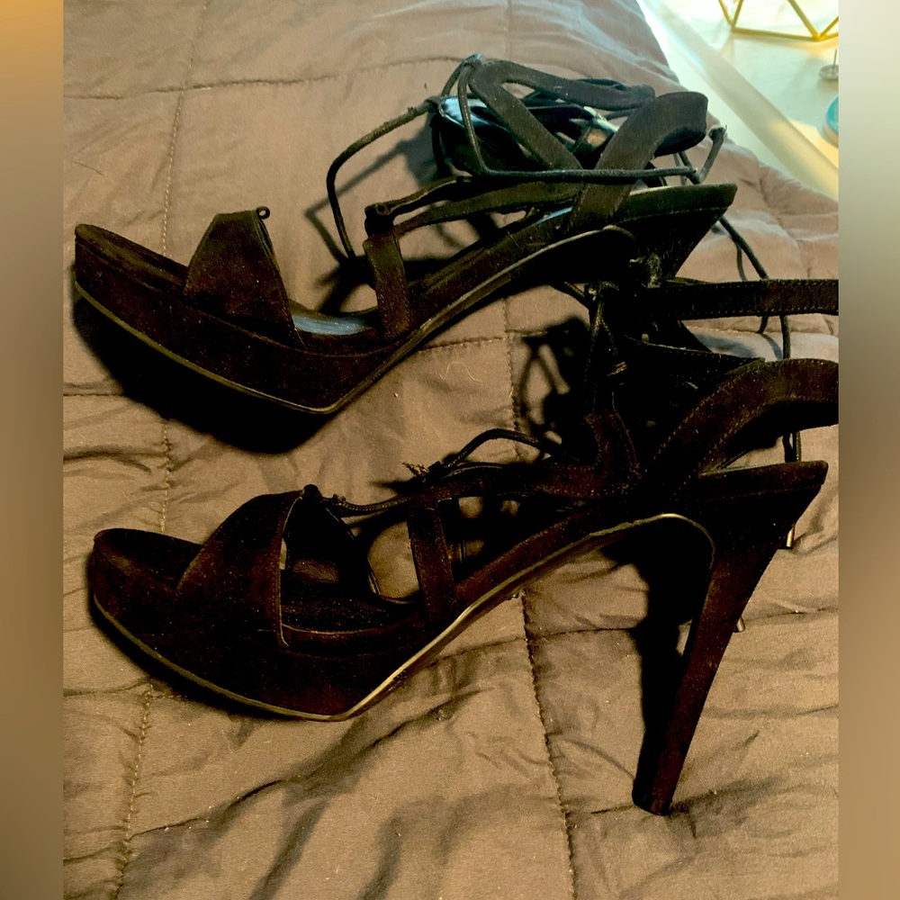 NWOB - Guess Suede Strappy Platform Sandals Aurora3 Size 10 Orig $129 Sell $75